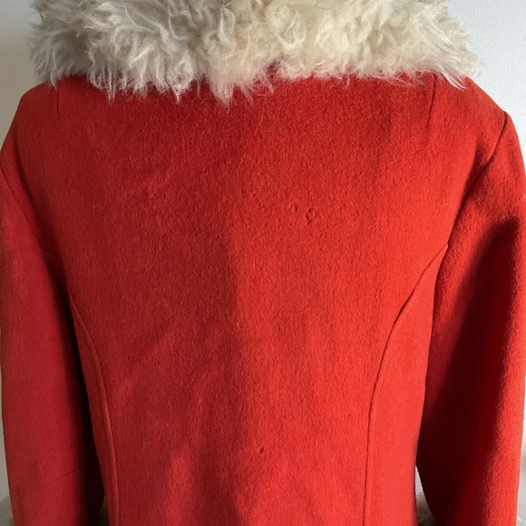 25. Vintage Retro 60s 70s Sears Red and Cream Pea Coat with Luxurious Fur Collar - Picture 8 of 16